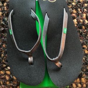 Sanuk Flip Flop Joy size 10 pewter color